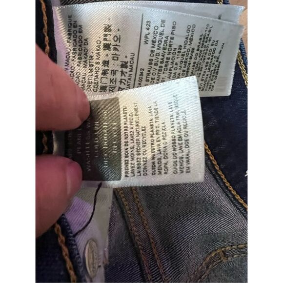 Levi’s 311 skinny shaping jeans for women size 33  - Picture 9 of 10